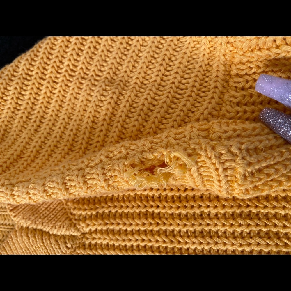 Yellow Sweater - Picture 3 of 3
